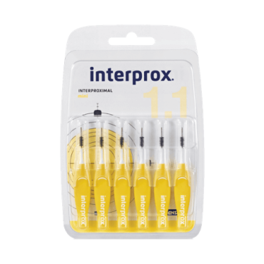  - Está indicado para limpiar los espacios interdentales.