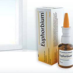 Es un medicamento homeopático especialmente indicado para la rinitis alérgica, congestión nasal alérgica, fiebre del heno.