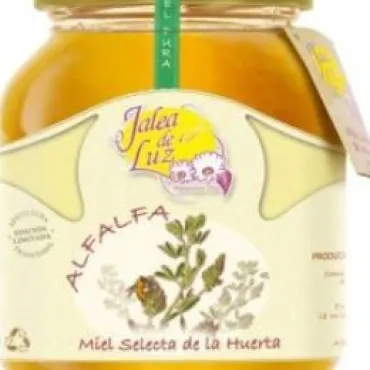  - La miel de alfalfa es ideal para endulzar todo tipo de lácteos de modo natural ya que su suave sabor pasa desapercibido.