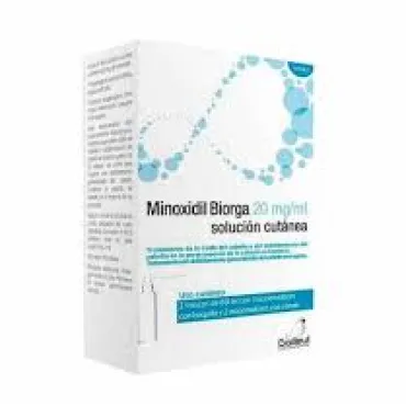  - Es una solución indicada para estimular el crecimiento del cabello en personas que sufren alopecia androgénica con pérdida moderada de cabello.