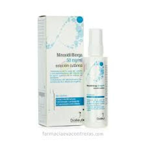  - Es una solución indicada para estimular el crecimiento del cabello en personas que sufren alopecia androgénica con pérdida moderada de cabello.